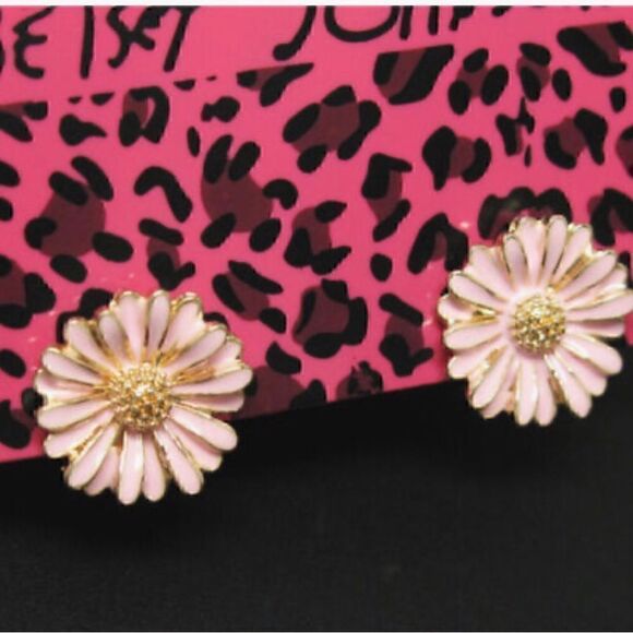 🌸 Betsey Johnson pretty in pink flower earrings 🌸 - Picture 4 of 4
